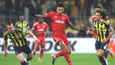 Fenerbahçe - Nottingham Forest Mücadelesi Şifresiz İzlenebilecek mi? Maç Saati ve Kanal Bilgileri!